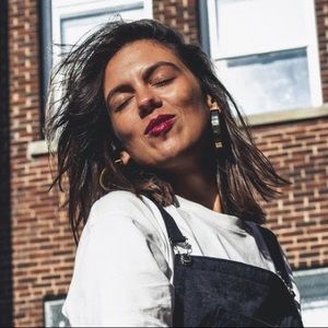 Meet your Posher, Isaure